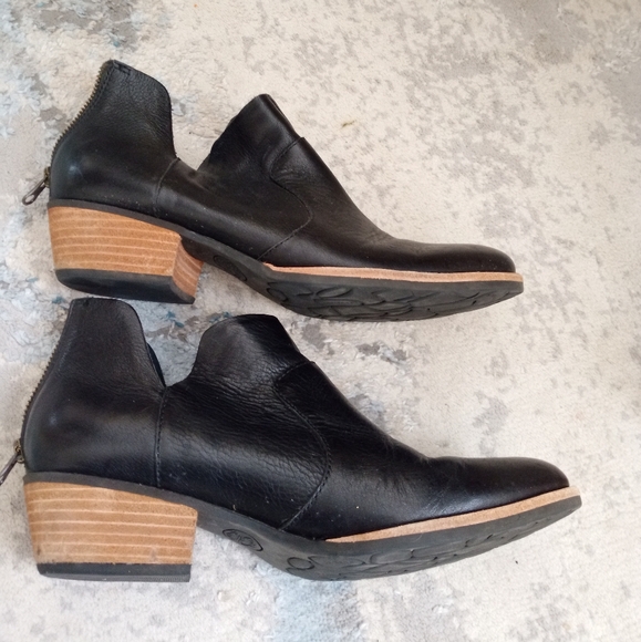 Kork- Ease size 8.5 Black Leather Ankle Boots Booties - Picture 12 of 13